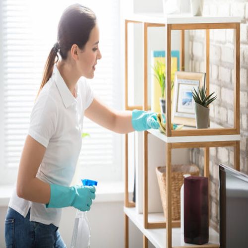 عاملات بالساعة الخرج