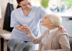 مساعدة شخصية لكبار السن بجدة السلامة